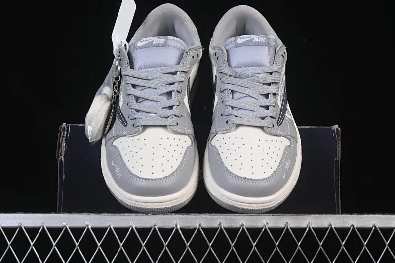 All categories Air Jordan Jordan series basketball shoes Air Jordan 1 Low High-end customized low-top sneakers Travis Scott x Fragment Design x Air Jordan 1 Low OG SP AJ1 Joe 1 Gucci joint smoke gray dark blue hook low-top cultural casual sneakers LD2025-023